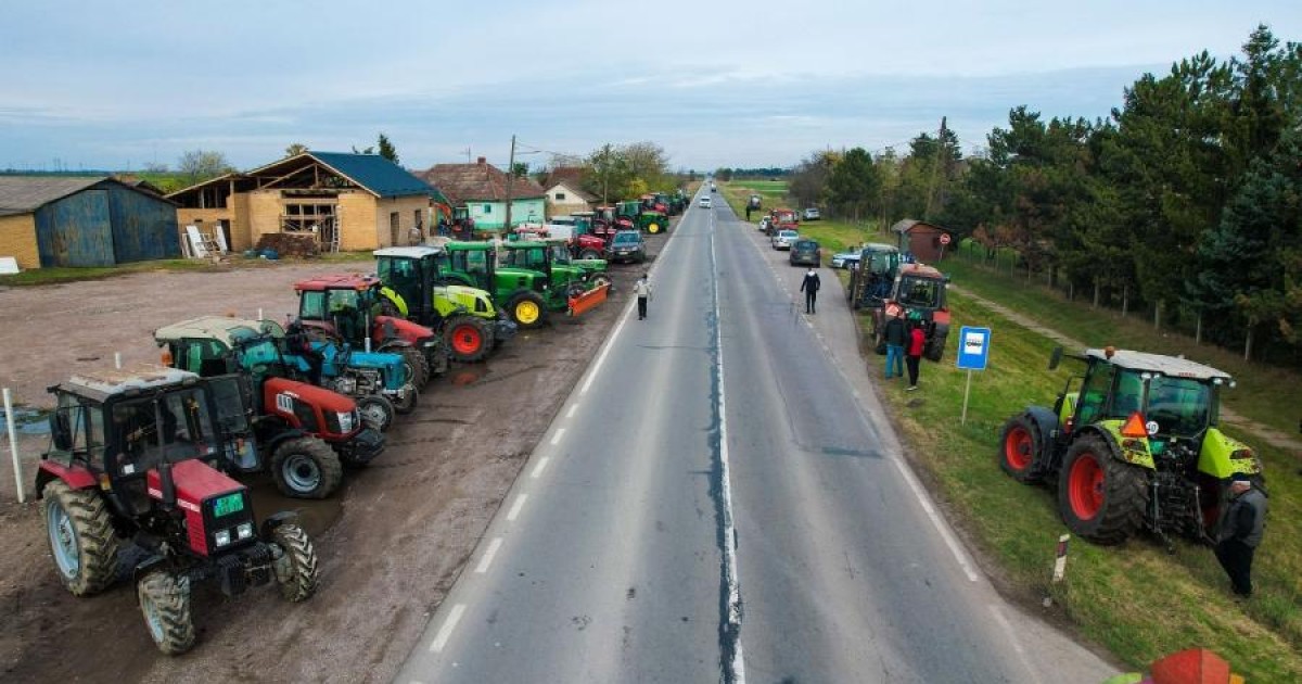 Poljoprivrednici Od H Kre U U Protestne Vo Nje Ulaze U Kru Ni Tok Na