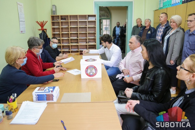 Stranka "Ratni veterani za Srbiju" predala izbornu listu za lokalni parlament