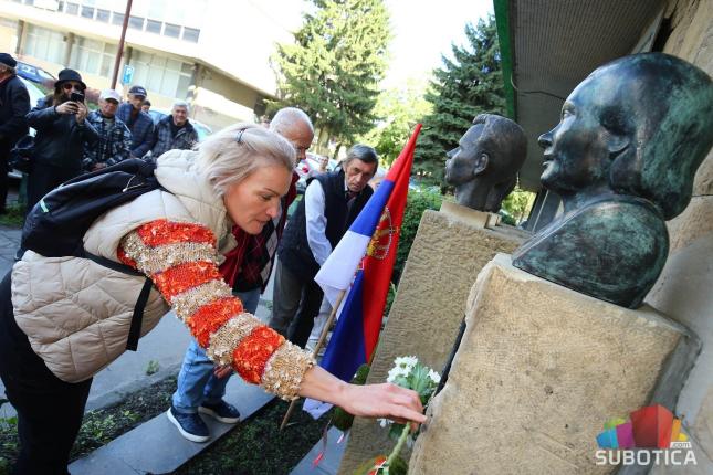 Otkrivena originalna replika biste Lole Vol kod Nove opštine