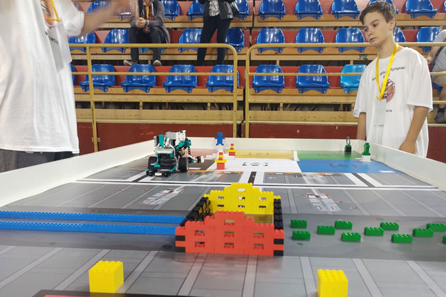 Održano takmičenje u programiranju Lego robota