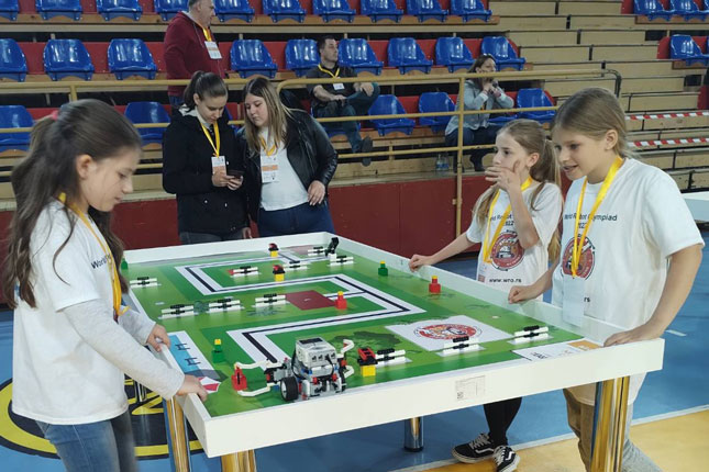 Održano takmičenje u programiranju Lego robota