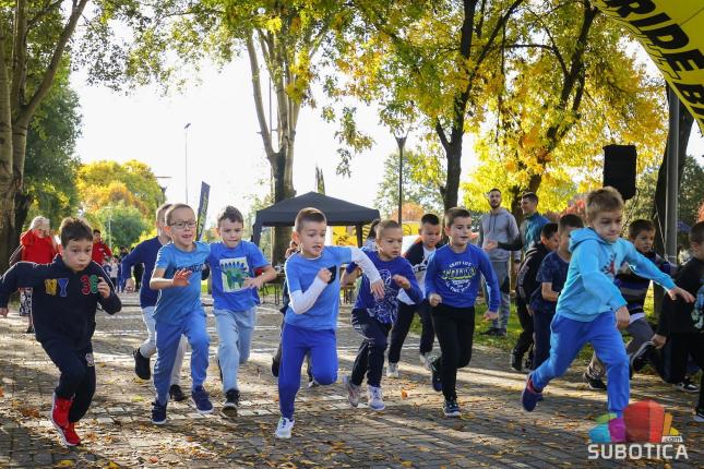 Skoro 1.200 školaraca trčalo "za srećnije detinjstvo"