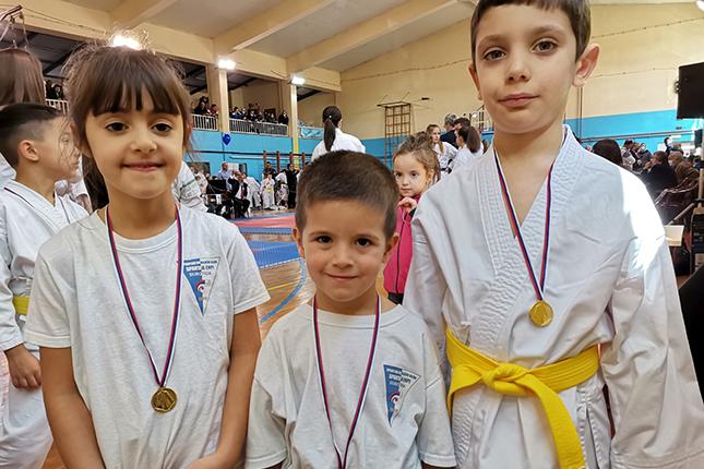 Karate: Takmičari "Spartak Enpija" osvojili 29 medalja na međunarodnom turniru u Čoki