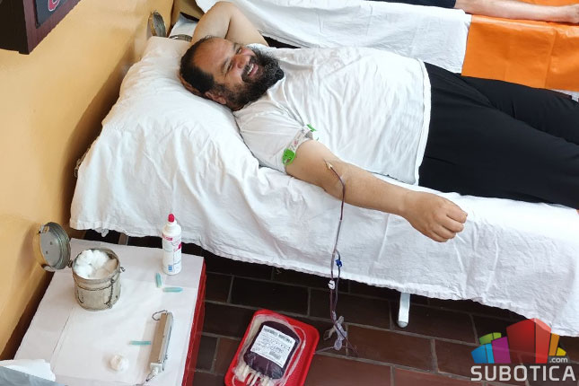 Akcijom dobrovoljnog davanja krvi OŠ "Kizur Ištvan" obeležila Dan škole