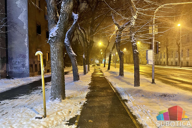 Na subotičke puteve bačeno 70 tona soli