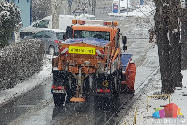 Na subotičke puteve bačeno 70 tona soli