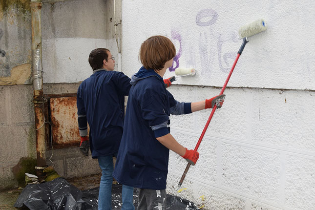 Građani uklonili grafite sa zgrada