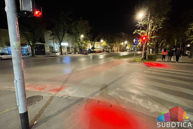Dodatno crveno svetlo da podseti pešake da su aktivni učesnici u saobraćaju