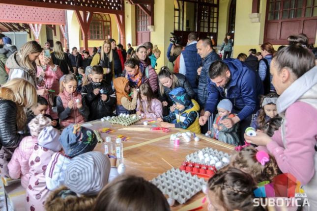 Radost, tradicija i humanost: Sedmi „Vaskrs na Paliću” okupio stotine mališana