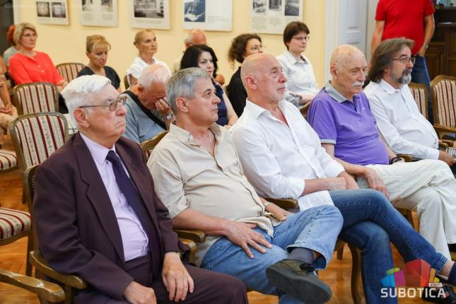 Izložbom i besedom u SKC "Sveti Sava" počela manifestacija „U slavu Vidovdana“