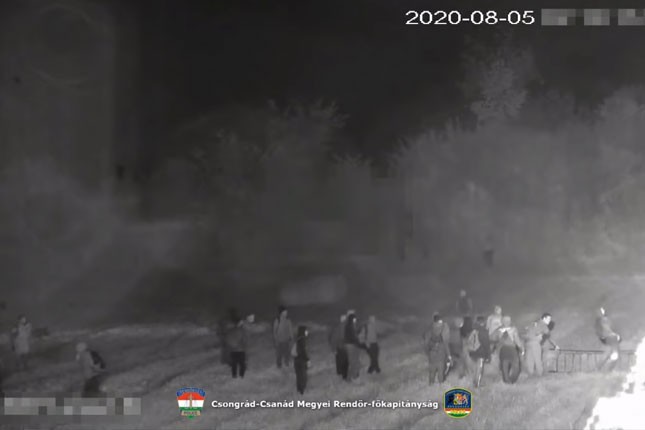Blizu stotinu migranata pokušalo nasilno da pređe graničnu ogradu, mađarska policija i vojska ih sprečili