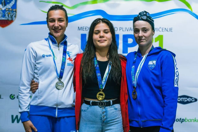 Plivanje: Spartak osvojio 30 medalja u Zrenjaninu, Jana Mut osvojila čak 9 medalja!