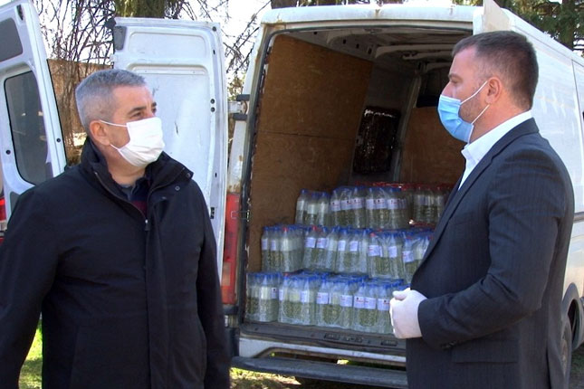 Podeljeno 7.000 litara dezinfekcionog sredstva, uskoro podela 15.000 maski