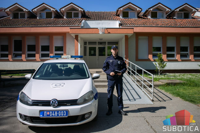 Pojačano prisustvo policije i u subotičkim školama