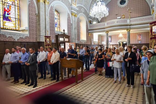 Održani parastos i istorijska tribina povodom proterivanja i stradanja srpskog stanovništva u akciji "Oluja"