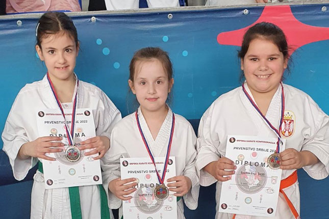 Karate: Takmičari mlađih kategorija "Spartak Enpija" osvojili 50 medalja u Zrenjaninu