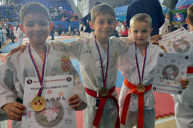 Karate: Takmičari mlađih kategorija "Spartak Enpija" osvojili 50 medalja u Zrenjaninu