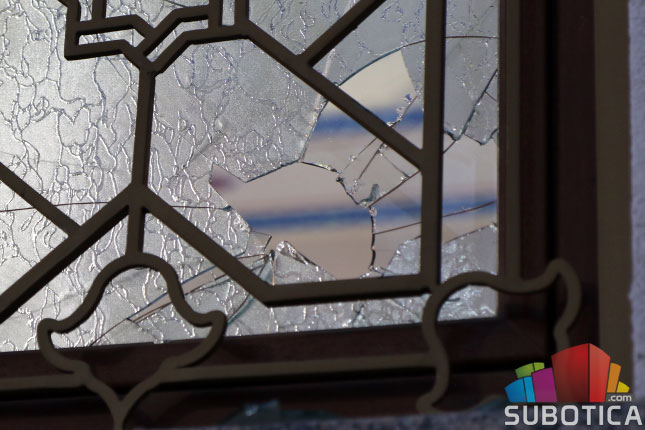 Razbijena dva prozora na Muhadžir džamiji