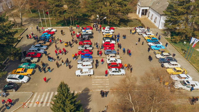 Otvorena sezona oldtajmera, skup u Panoniji okupio više od 60 vozila