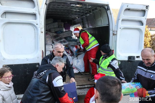 "Bajkeri" i ove godine ugrejali srca i izmamili osmehe dece u Domu "Kolevka"