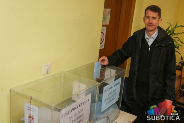 Izborni dan - u Subotici glasalo oko 66 hiljada građana (52,5 odsto)