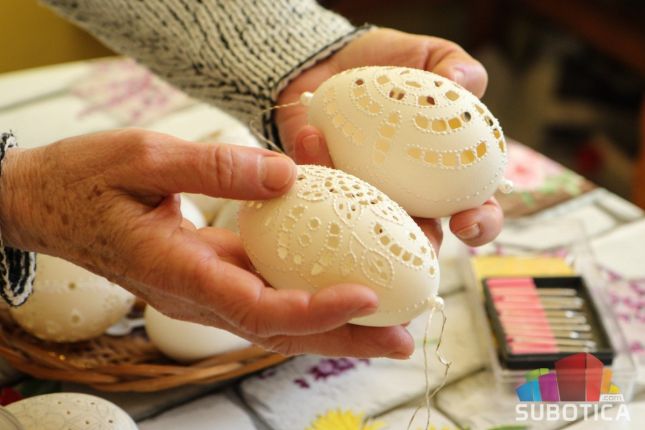 "Šlingovanje" - umetnost ukrašavanja uskršnjih jaja