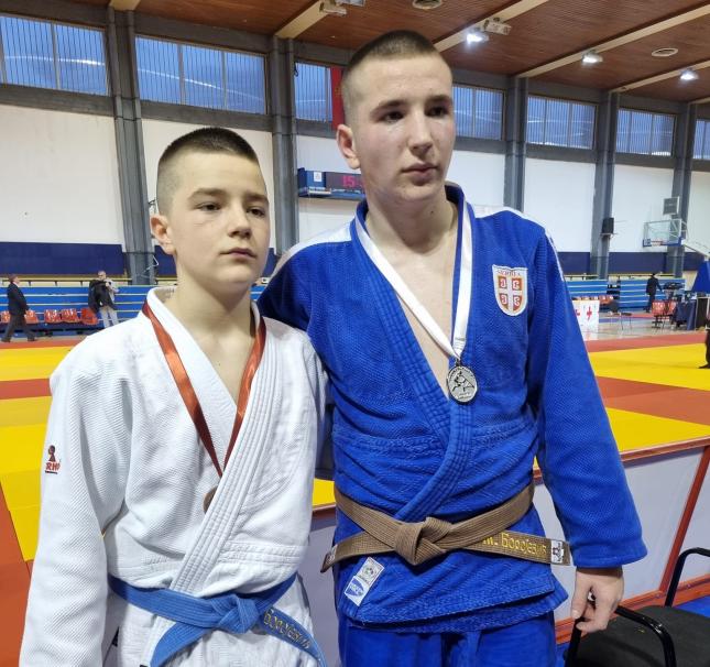 Džudo: Uspešni nastupi mladih Subotičana na Trofeju Voždovca, osvojeno 11 medalja